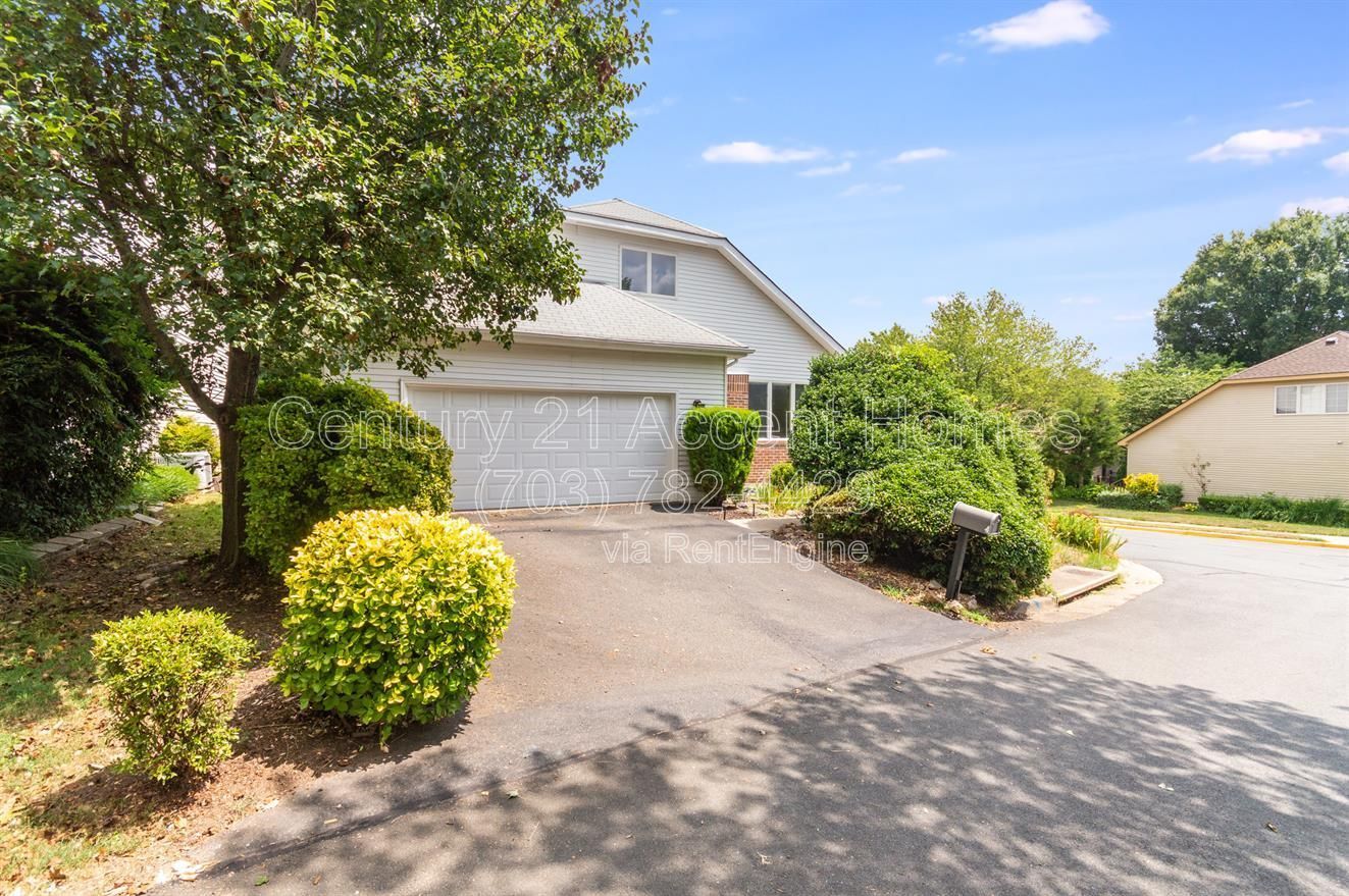 4572 Shetland Green property image