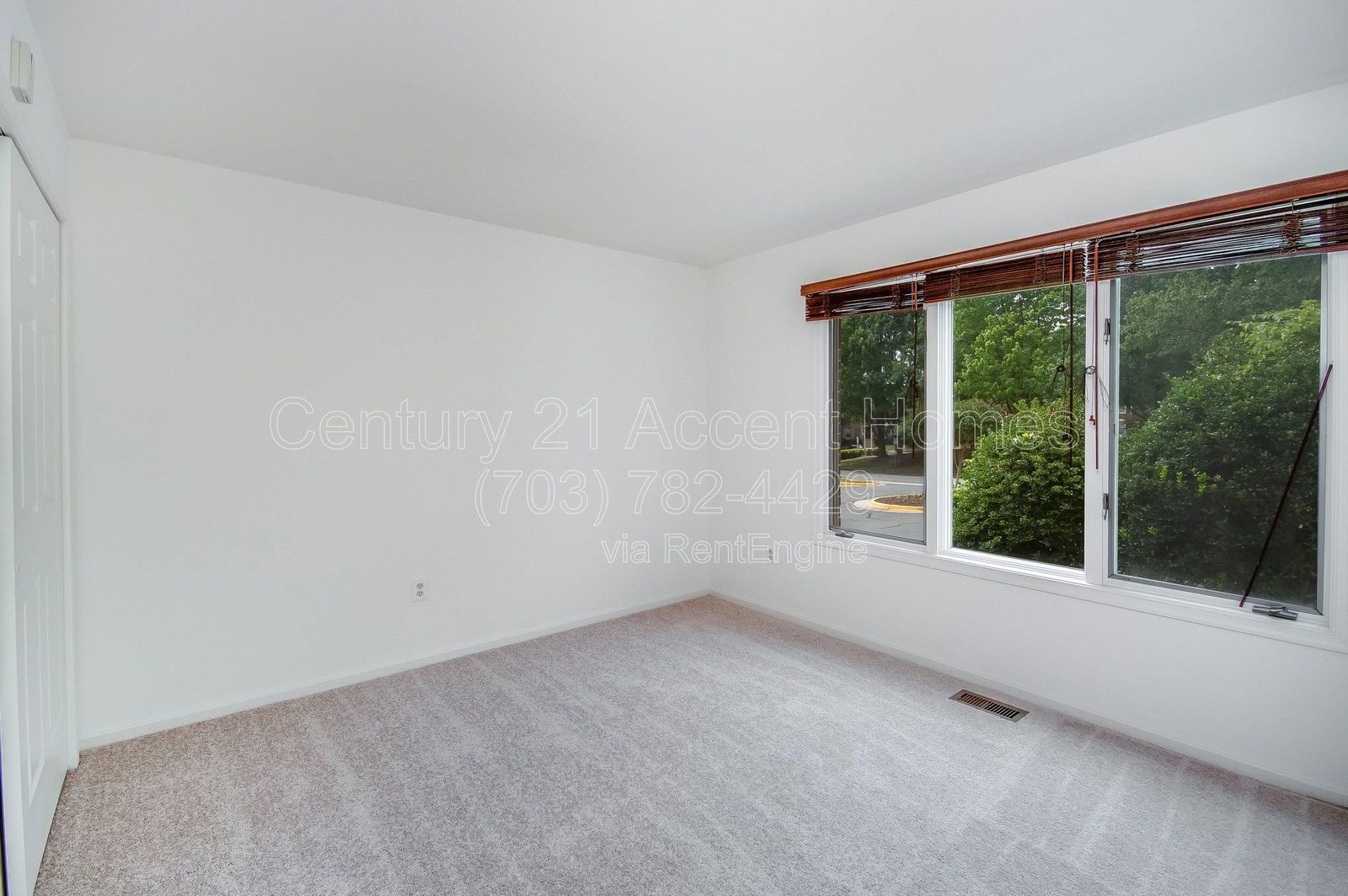 4572 Shetland Green property image