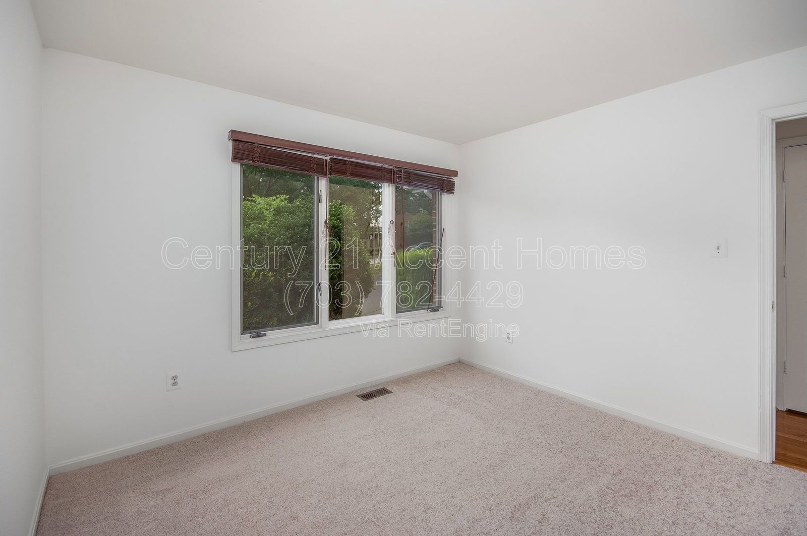 4572 Shetland Green property image