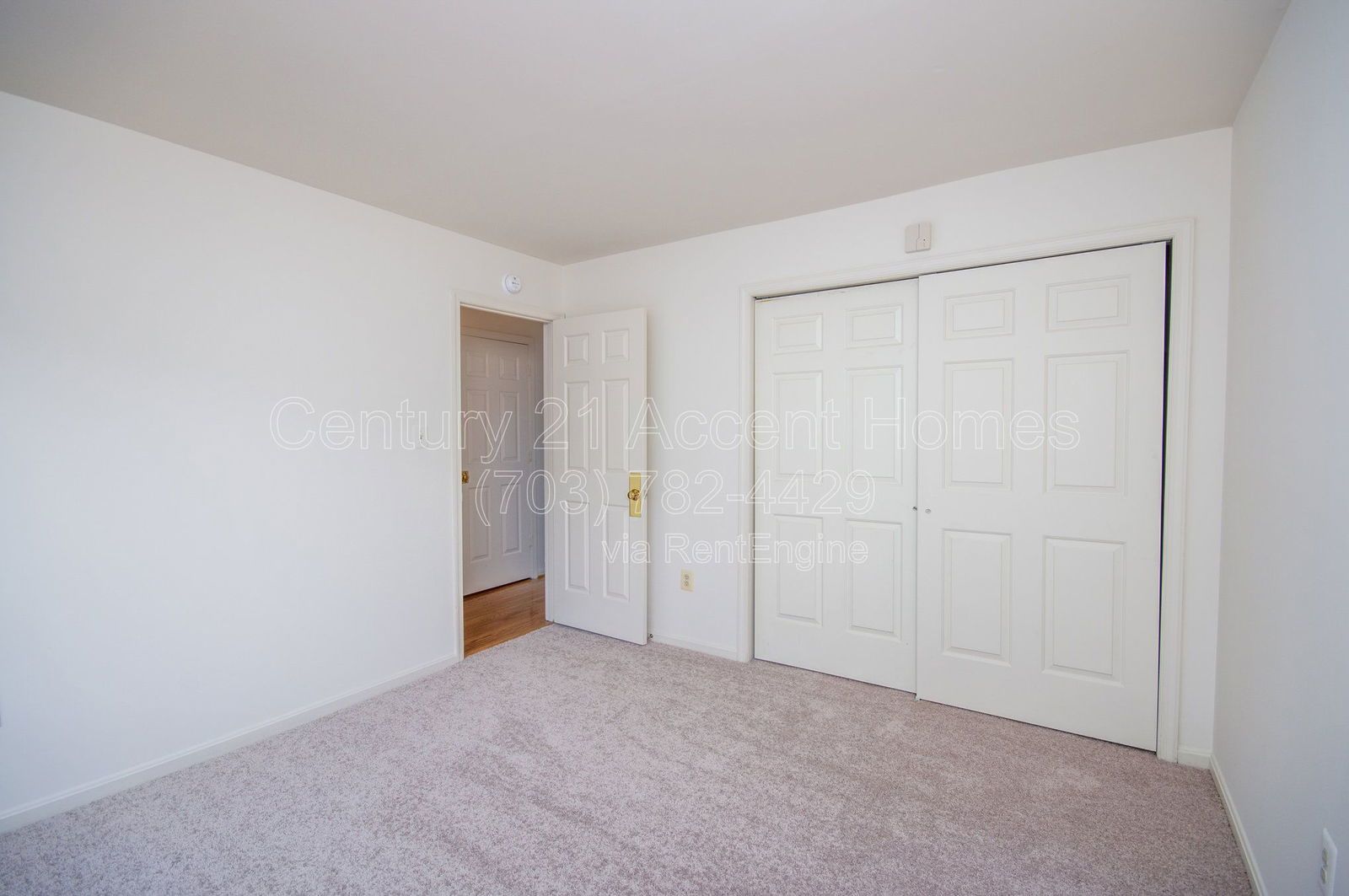 4572 Shetland Green property image