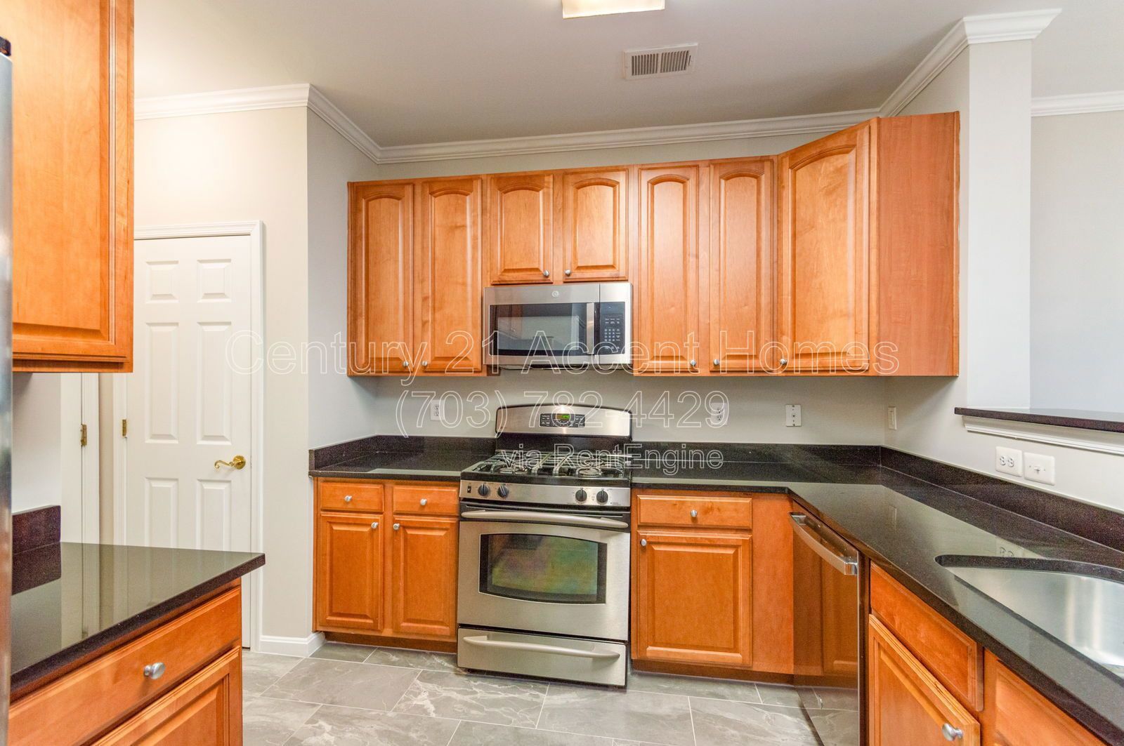 8932Milfor property image