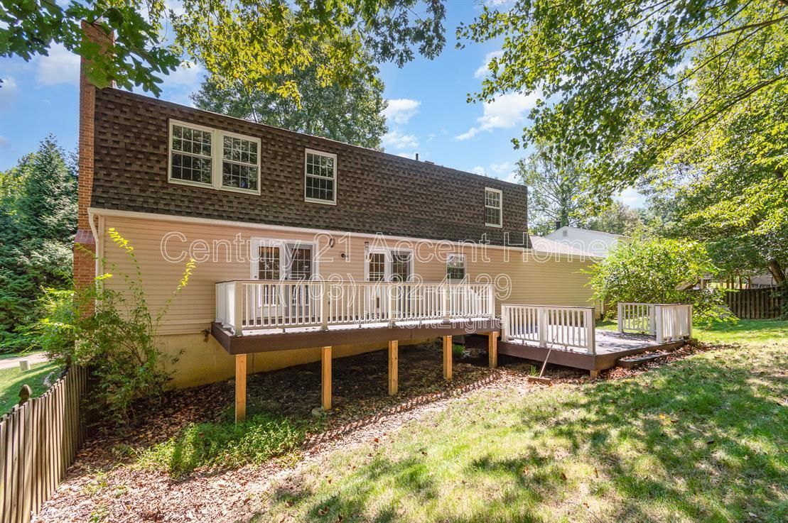 7690Middle property image