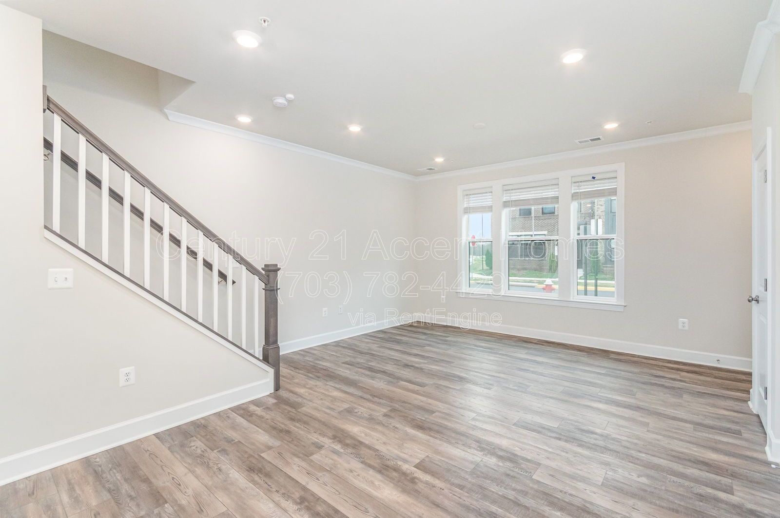 43488Stone property image