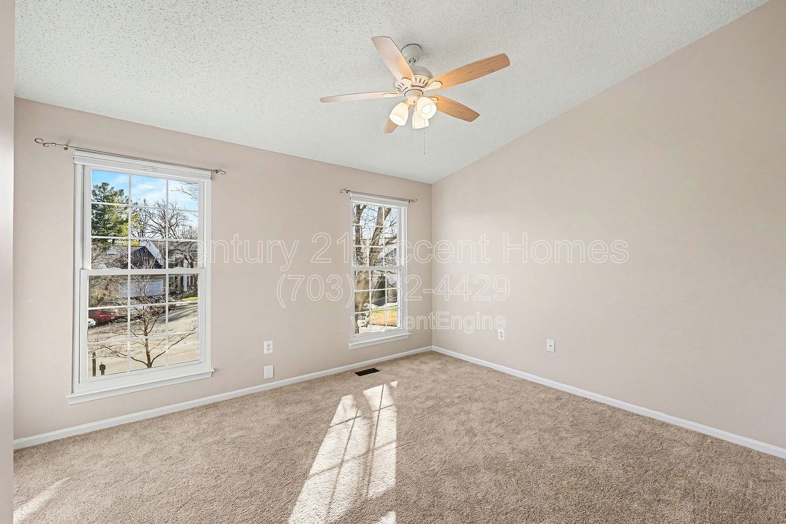 2816KingEl property image