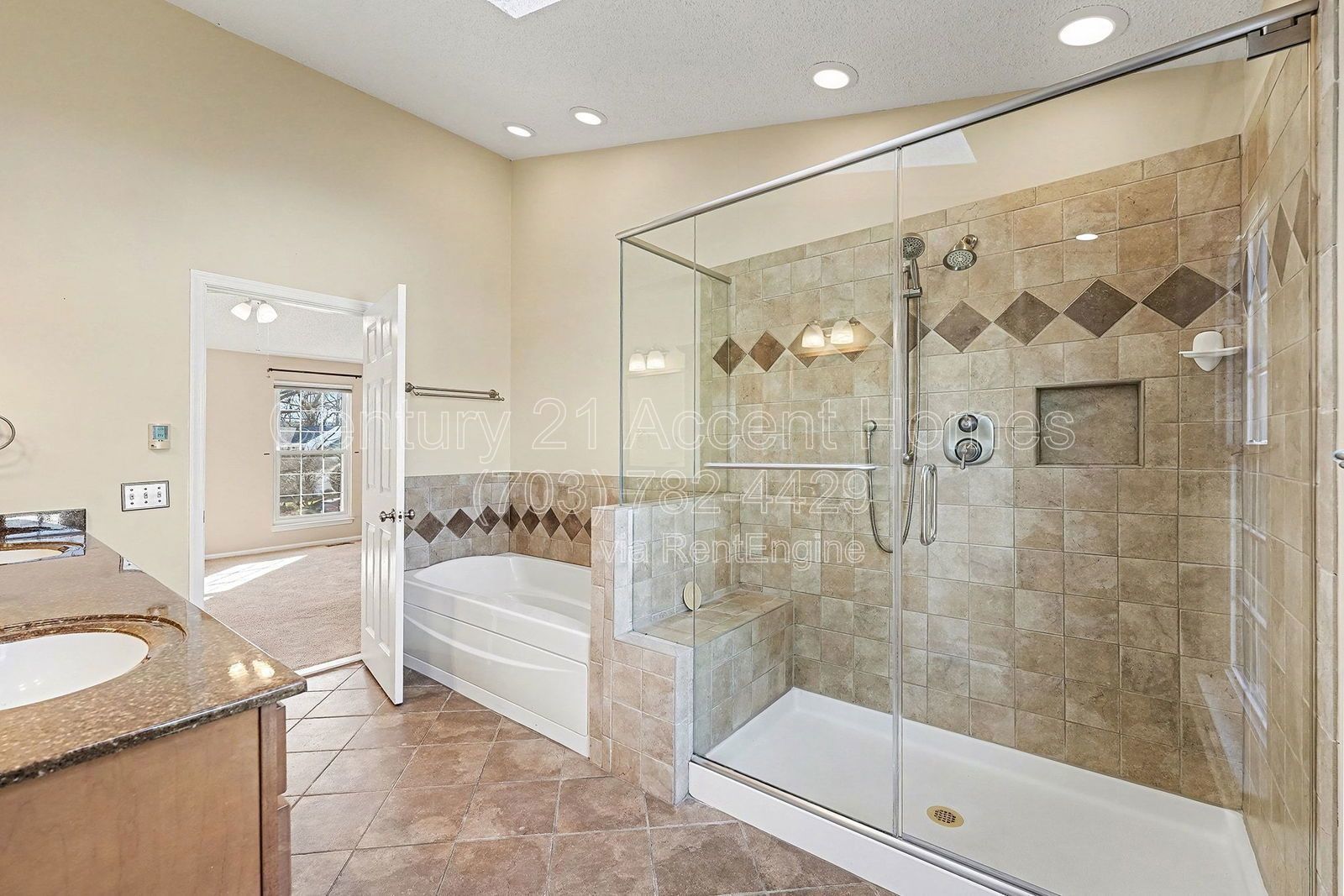 2816KingEl property image