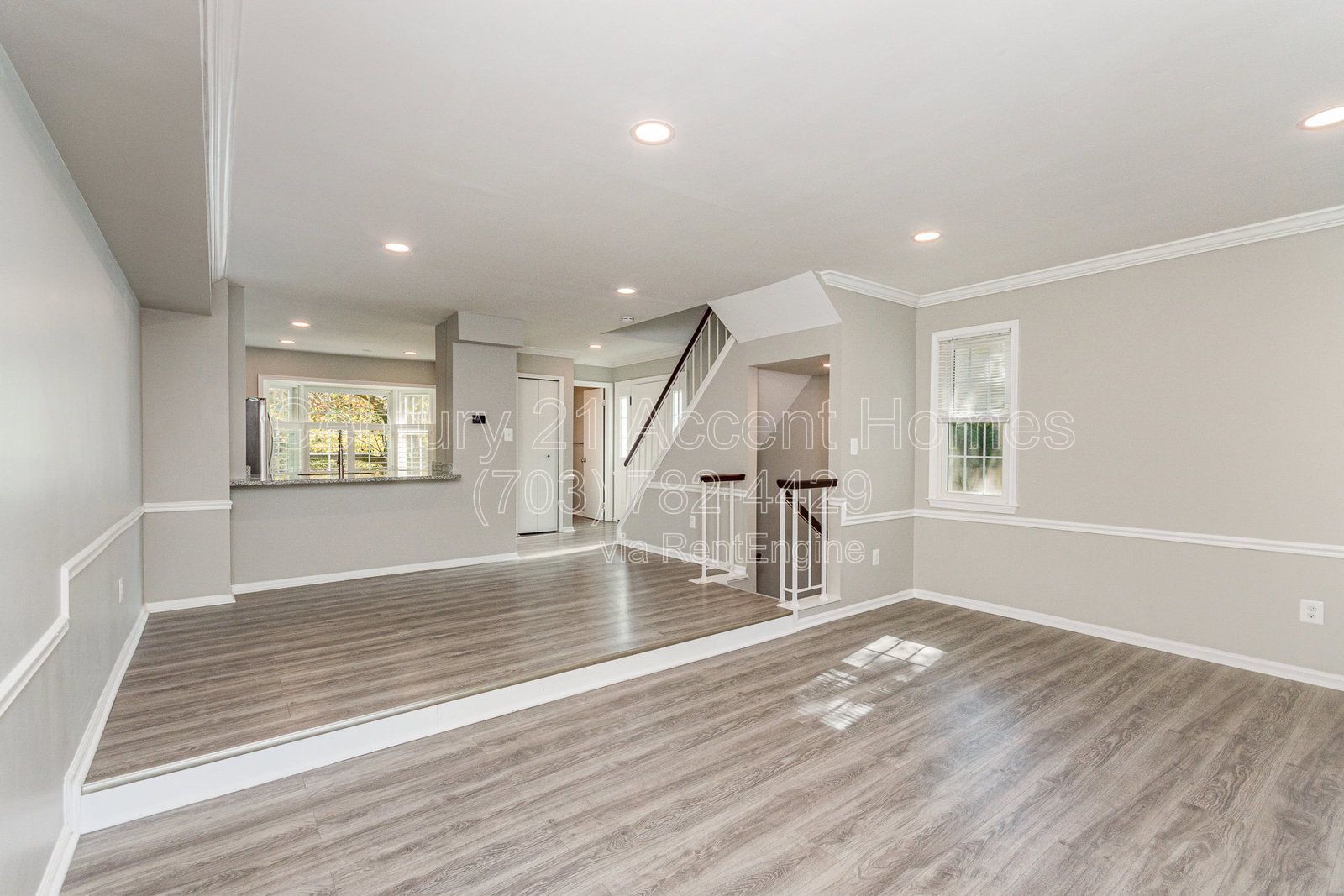 8512Laurel property image