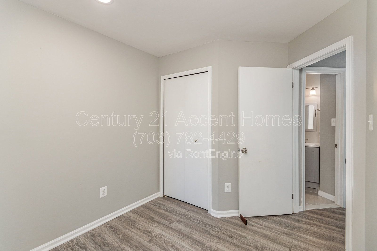 8512Laurel property image