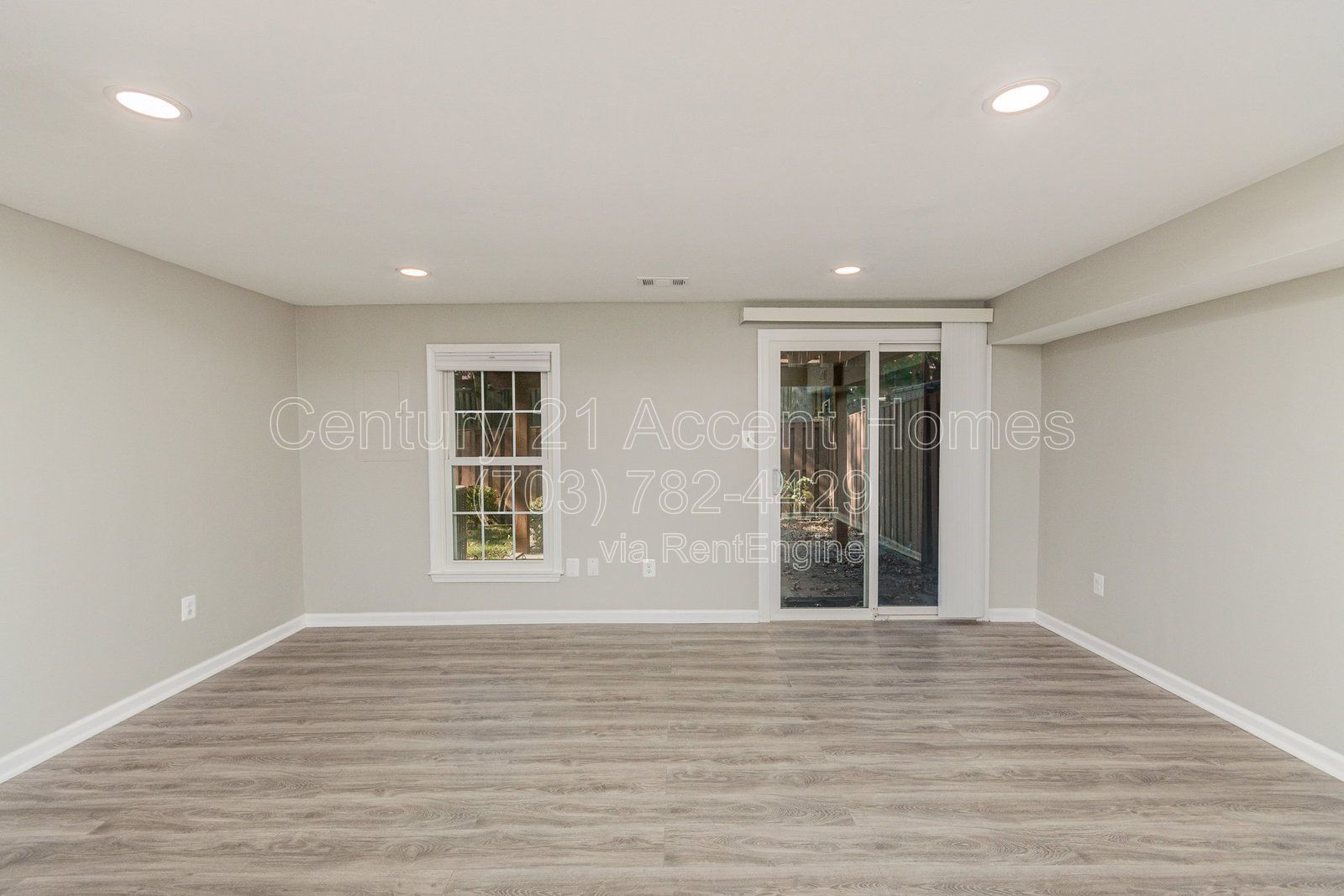 8512Laurel property image