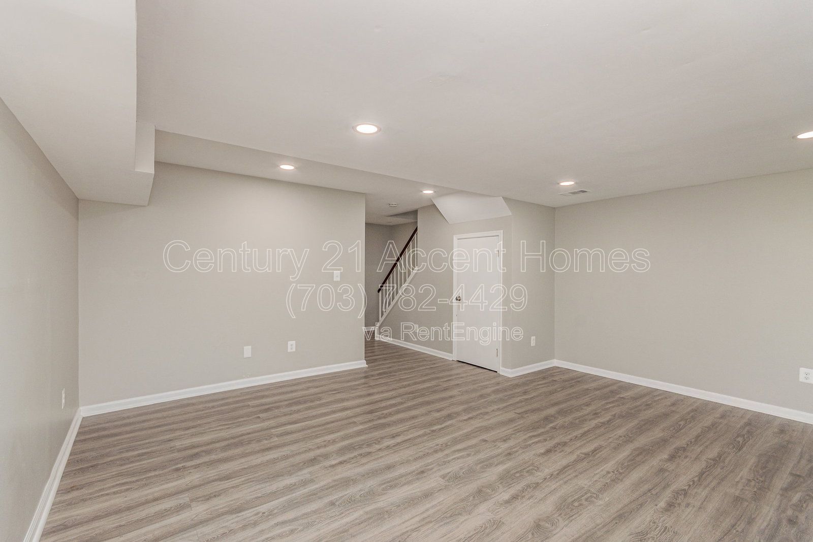8512Laurel property image