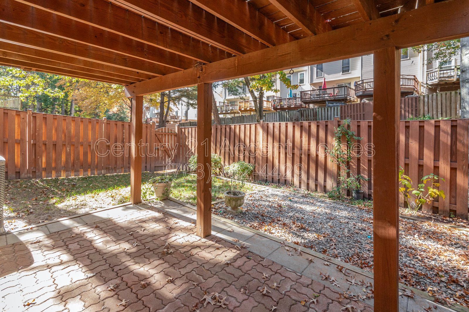 8512Laurel property image
