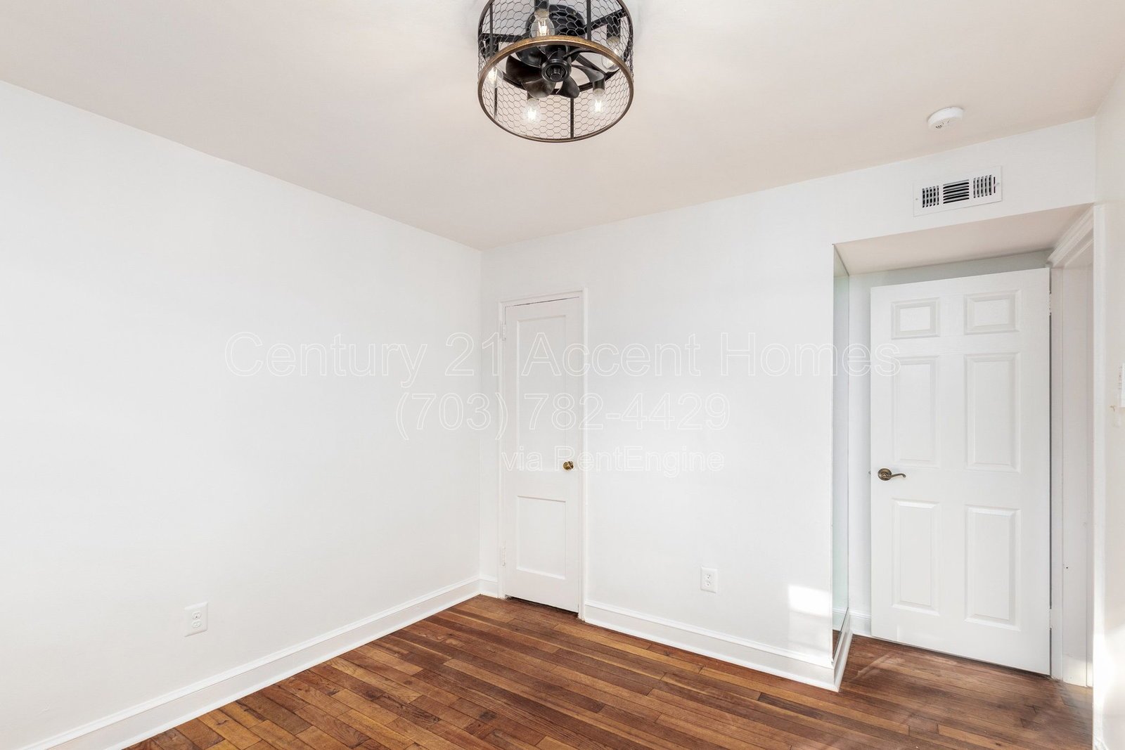 1303SWalteApt201 property image